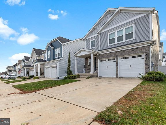 2nd image of 432 Gladiola Way