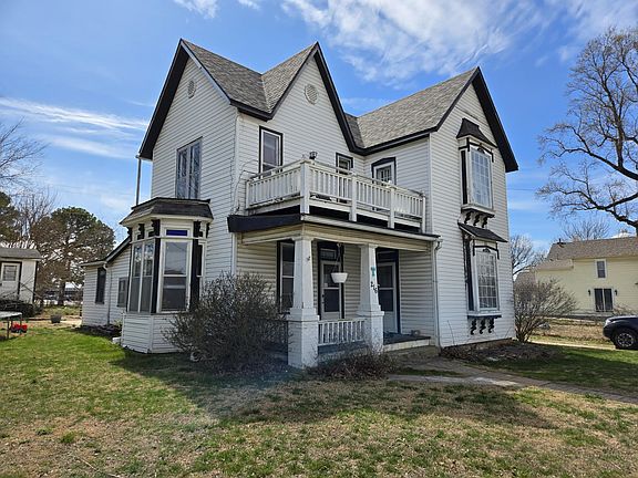 3rd image of 216 E College Street