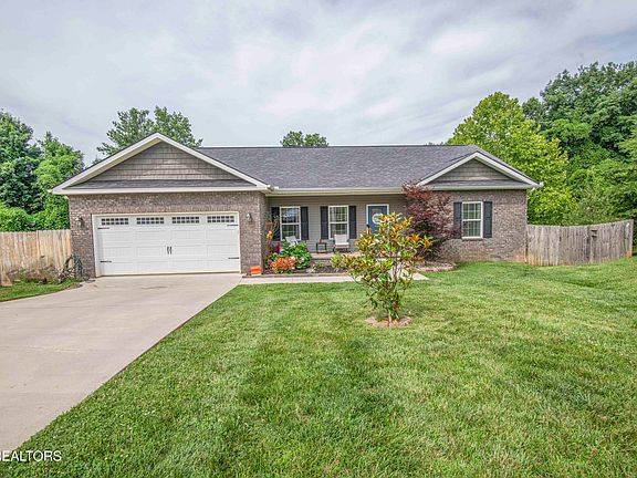 2nd image of 2000 Country Brook Ln