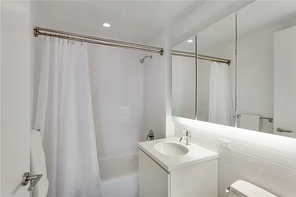 Rented by R New York | media 35