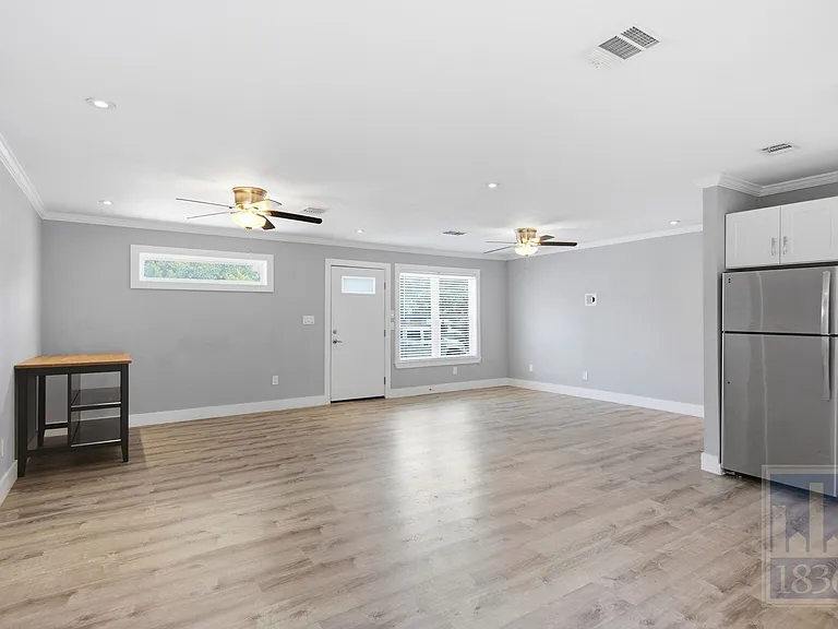 1103 Booker Ave #A — Photo 4