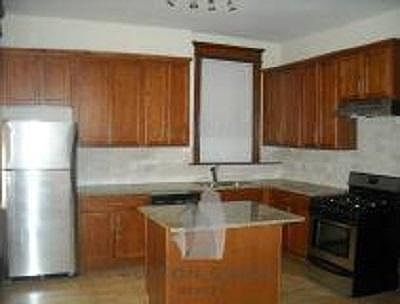 2nd image of 851 W Wellington Ave APT 3A