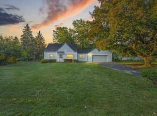 1755 S Craftsman Dr, New Berlin, WI 53146