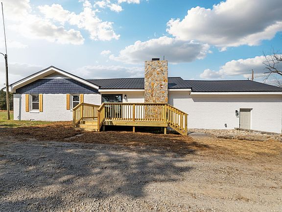 3rd image of 426 Rooker Dairy Rd