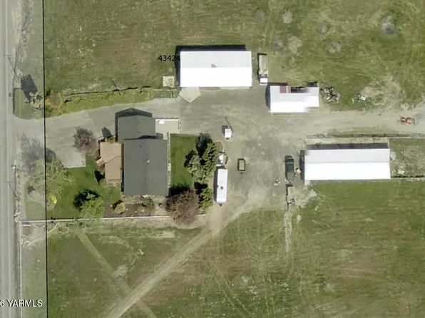 2561 Selah Loop Rd, Selah, WA 98942