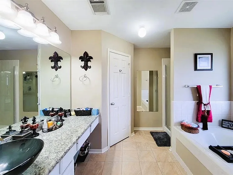 13210 Baron Hill Ln — Photo 14