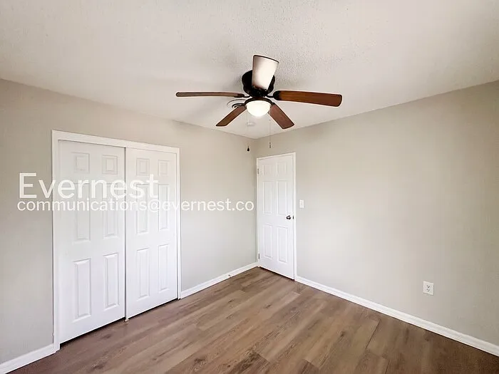 2112 Wolf Rd — Photo 15