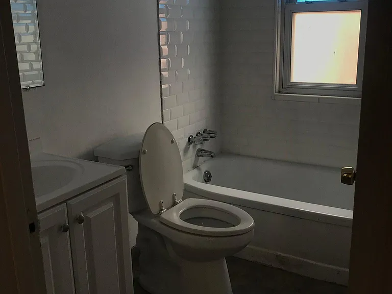 20807 Reimanville Ave — Photo 6