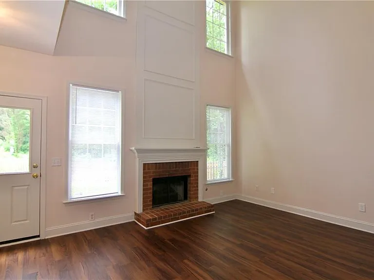3060 Winston Terrace Ct — Photo 10