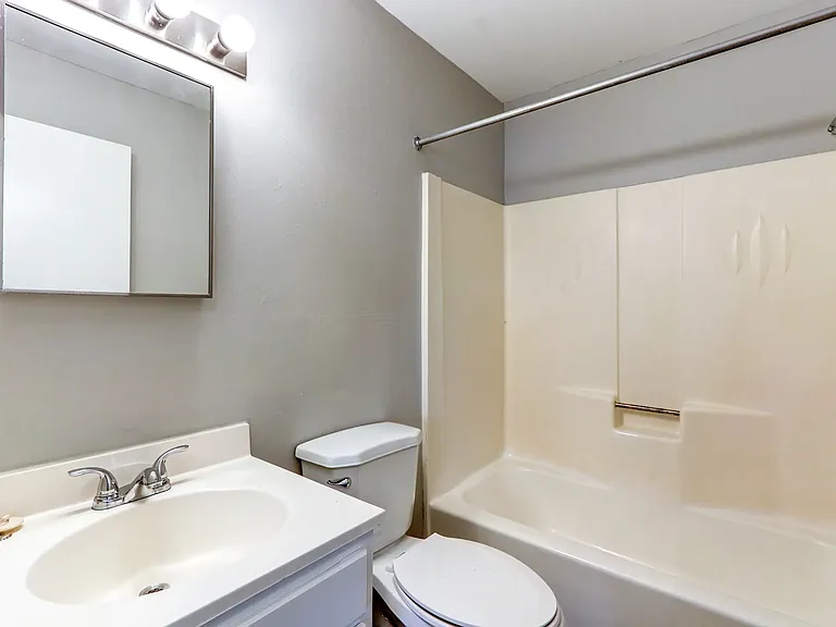 Arbor Terrace and Richland Country Apartments — Photo 20