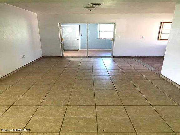 3rd image of 231 N Plumosa St