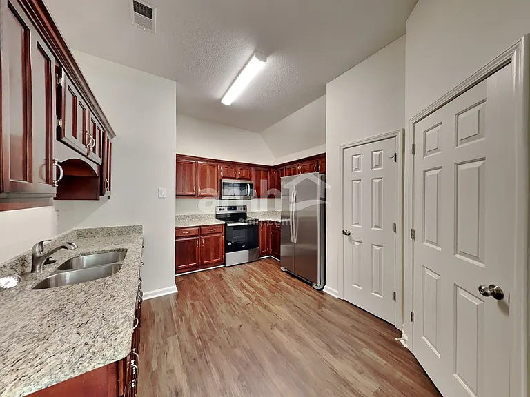 4453 Graham Lake Dr — Photo 3