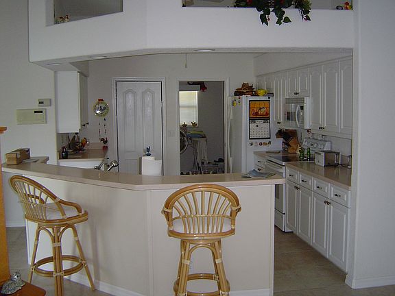 4th image of 218 Long Meadow Ln