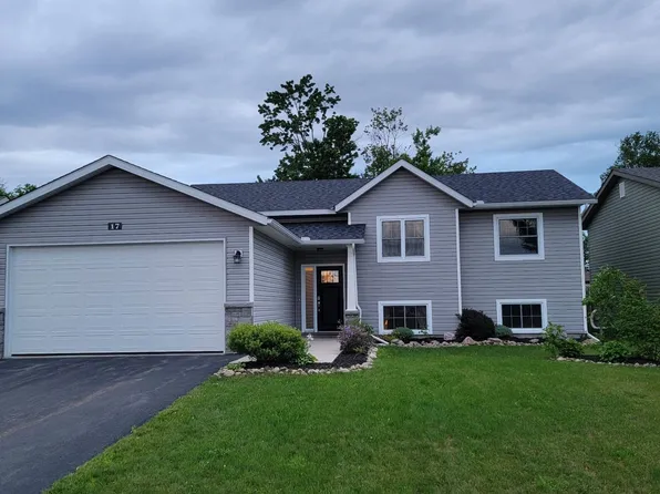 17 Dustin Dr, Petawawa, ON K8H 0G3