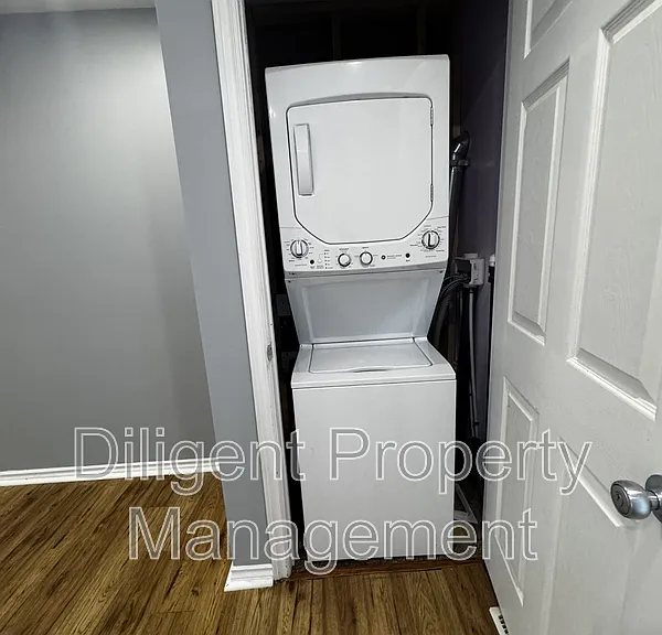 492 King George St #1 — Photo 37