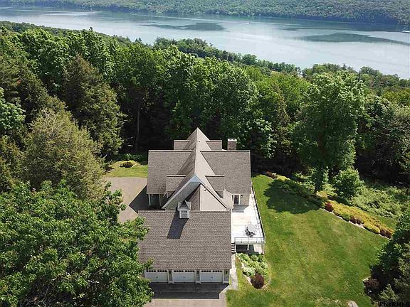 3rd image of 233 Meadowood Ln
