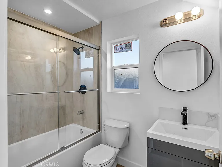 1231 1/2 S Rowan Ave #1/2 — Photo 8