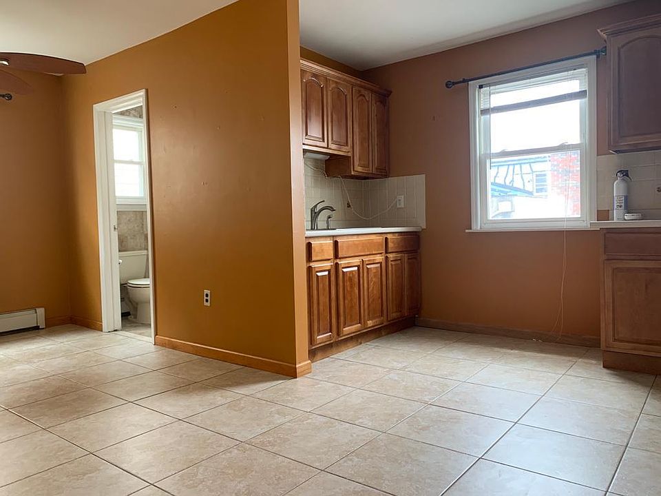 1st image of 82 Elm St Floor 3