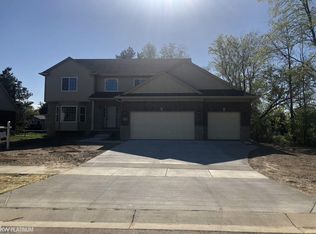 2702 Jewell Dr, Rochester Hills, MI 48307