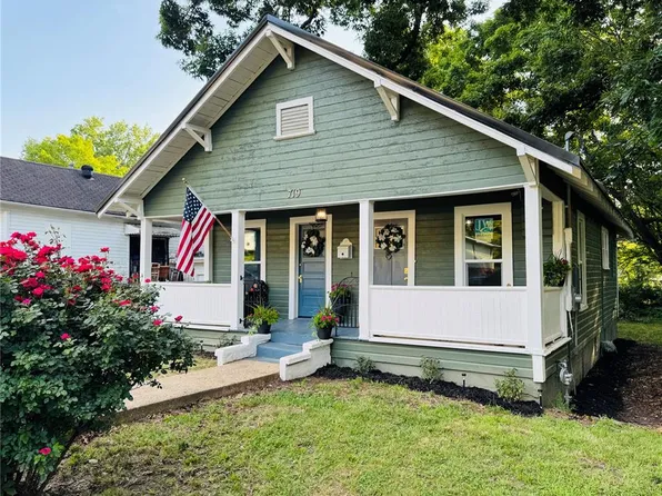 719 N 10th St, Poplar Bluff, MO 63901