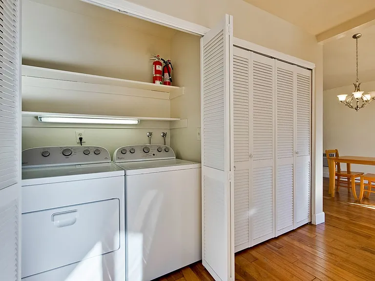 2040 W Middlefield Rd #2 — Photo 22