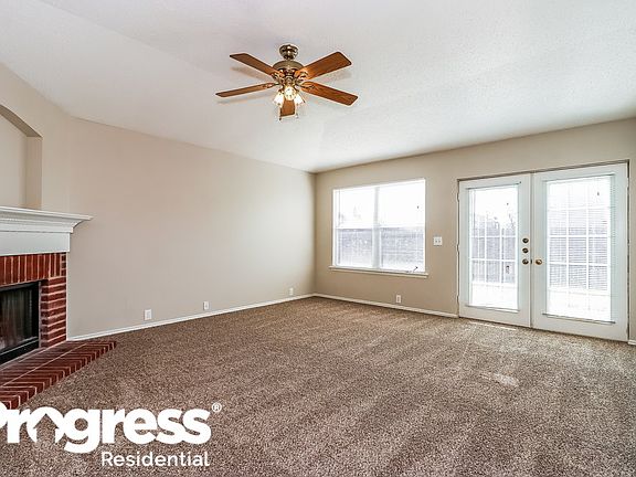 3rd image of 913 Beechwood Dr