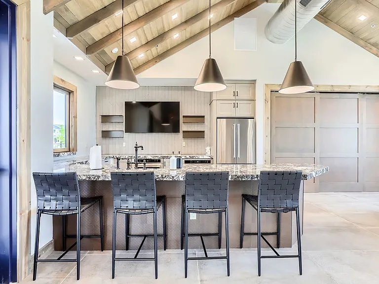 2755 Bear Springs Cir — Photo 34