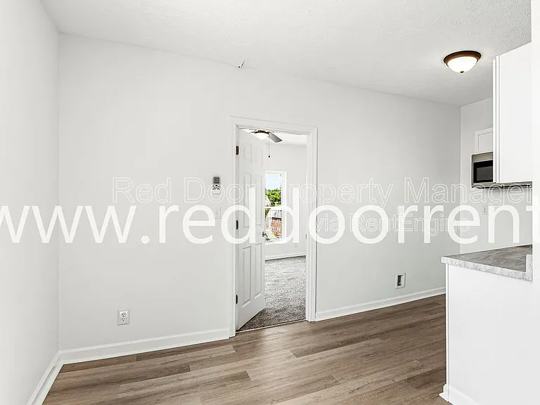 389 S Main St #D — Photo 6