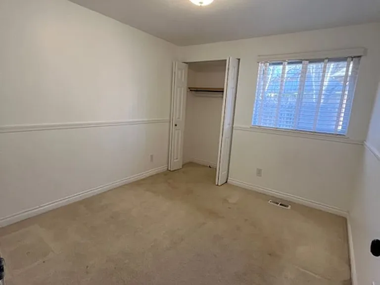 1060 SW View Crest Dr — Photo 9