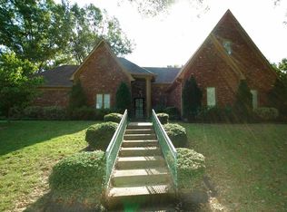 2848 Levee Oaks W, Collierville, TN 38017