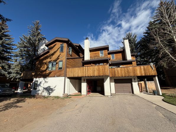 83 Larkspur Ln APT C