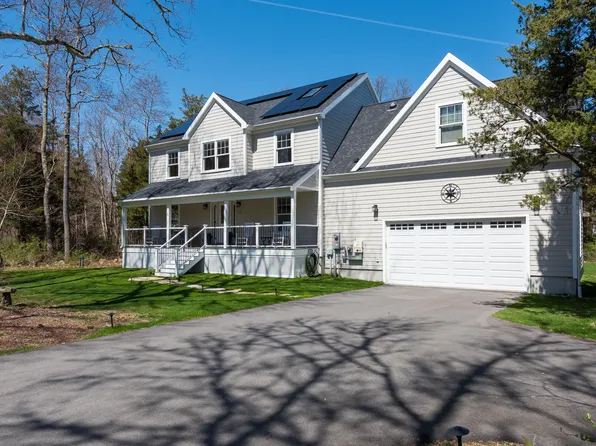 2 Millbank Road, Mattapoisett, MA 02739