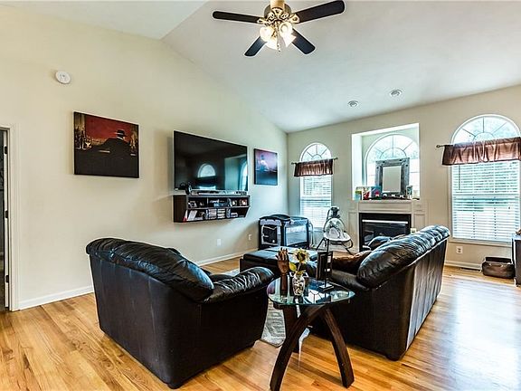 5th image of 6492 Russell Ln