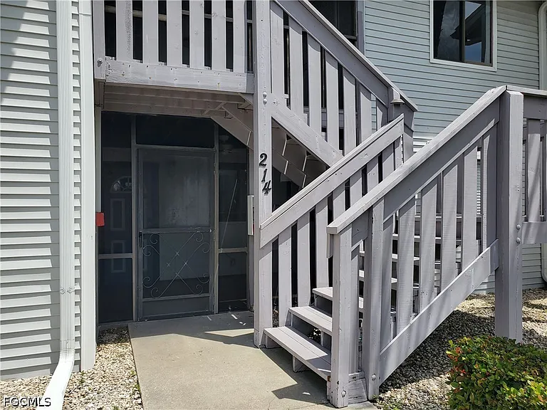 1055 Palm Ave #214 — Photo 2
