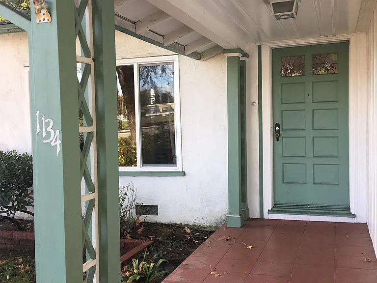 1134 E Whiting Ave — Photo 2