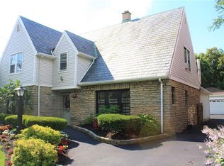 145 South Dr, Amherst, NY 14226