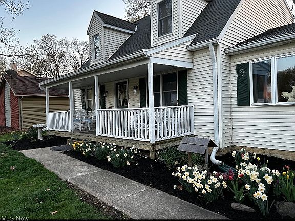 2nd image of 1470 Lexington Dr