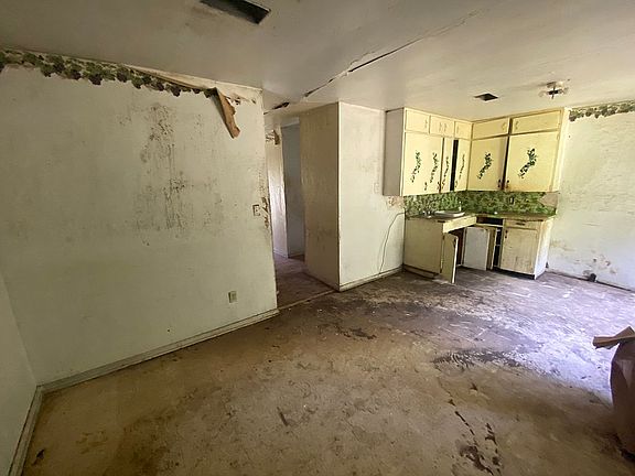 5th image of 1108 Spruce St