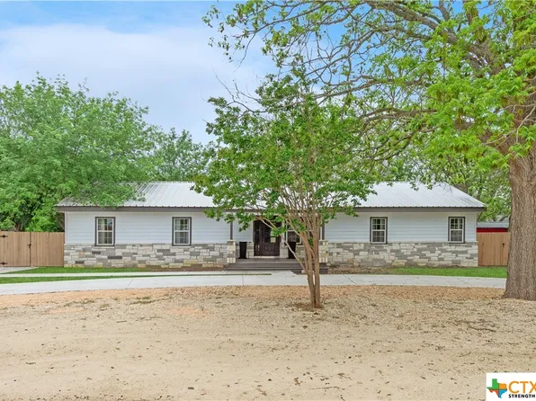 1302 W Pietzsch St, Bartlett, TX 76511