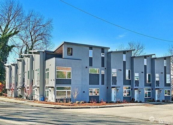 2nd image of 1507 Lakeview Blvd E