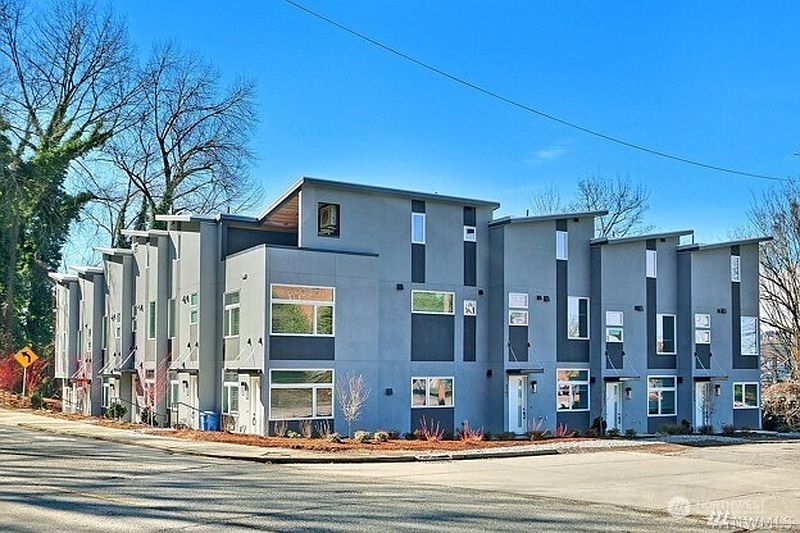 2nd image of 1507 Lakeview Blvd E