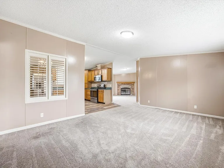 410 County Road 3823 — Photo 6