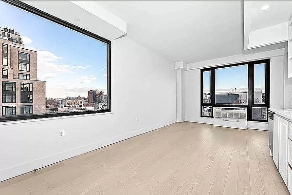 1st image of 644 4th Ave #807