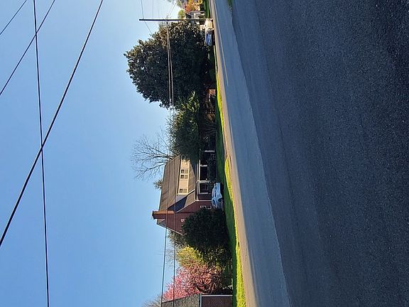 2nd image of 901 W Stuart Dr