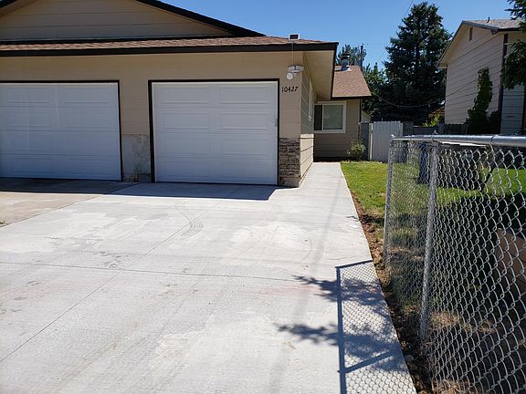 sidewalk to the entry