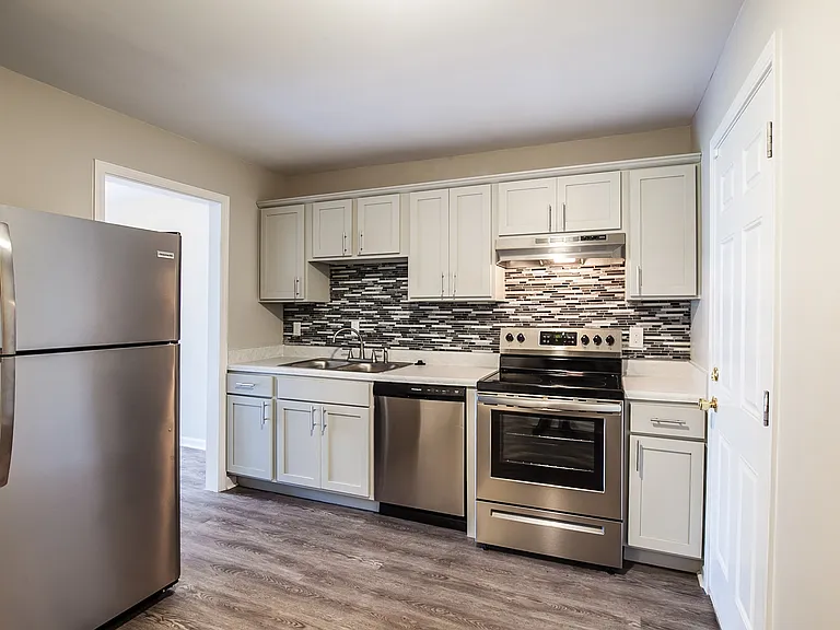 The Residences at Lakeview — Photo 8