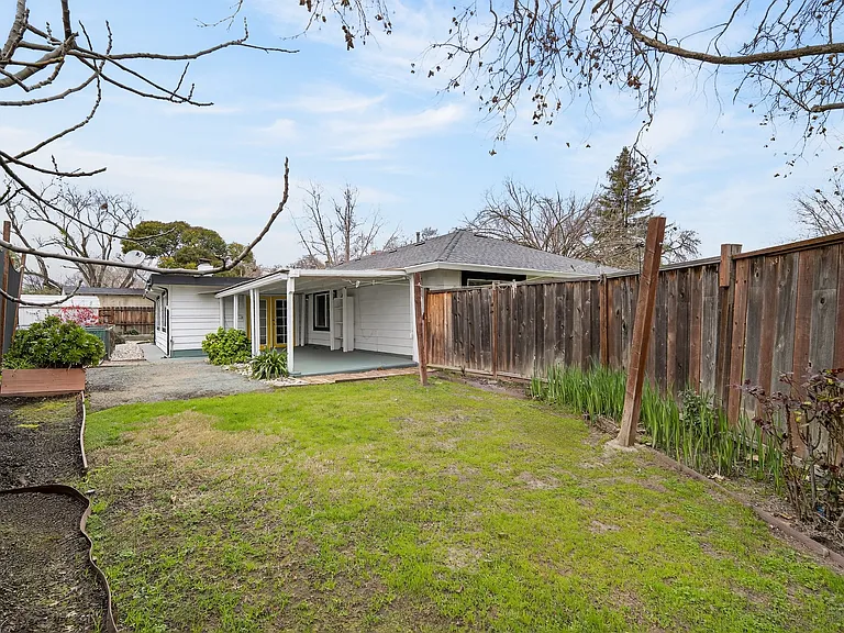 259 Gloria Dr — Photo 34