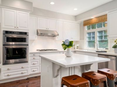 2572 Bungalow Pl, Corona Del Mar, CA, 92625