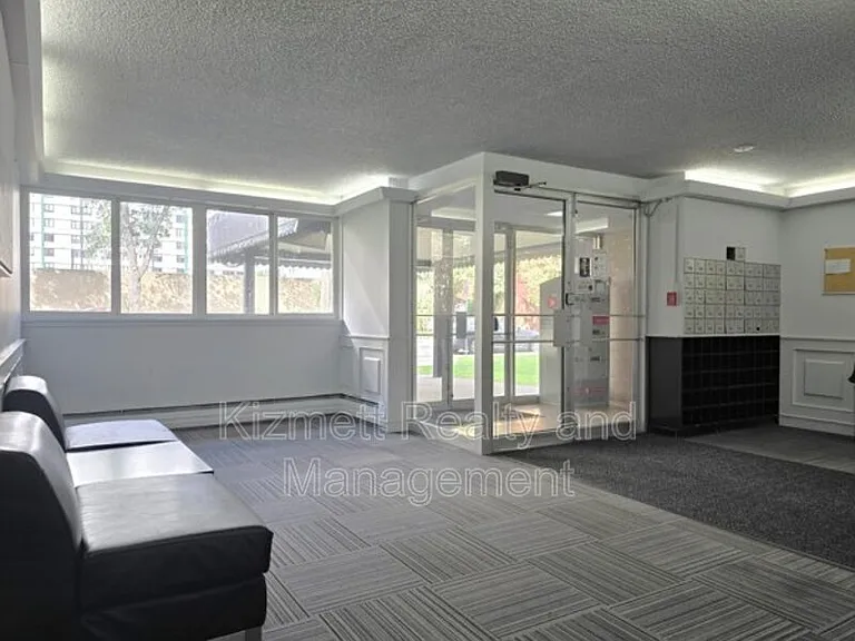 10135 120th St NW #103 — Photo 9