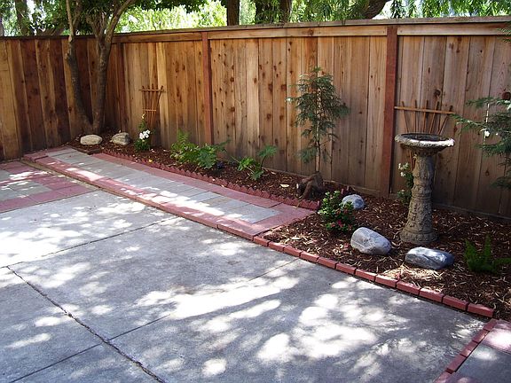 5th image of 18 Villa Dr